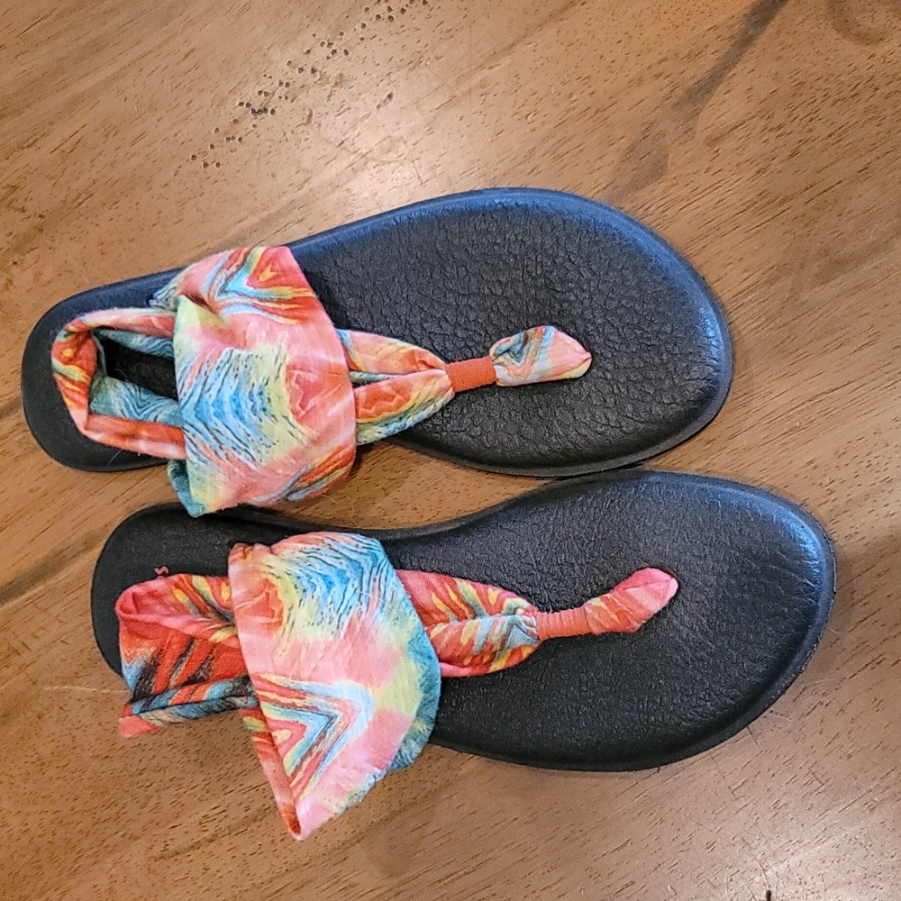 Sanuk multi color yoga mat slings size 10